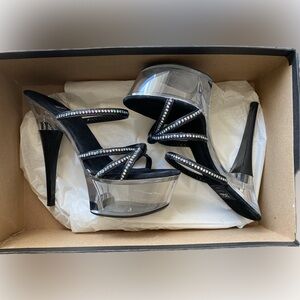 Brand new black patent leather Stiletto's size 7